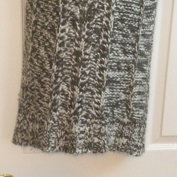 Mudd Sweater Top - Picture 3 of 6